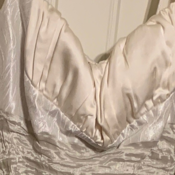 NICOLE MILLER WEDDING GOWN SIZE 6 - Picture 8 of 8